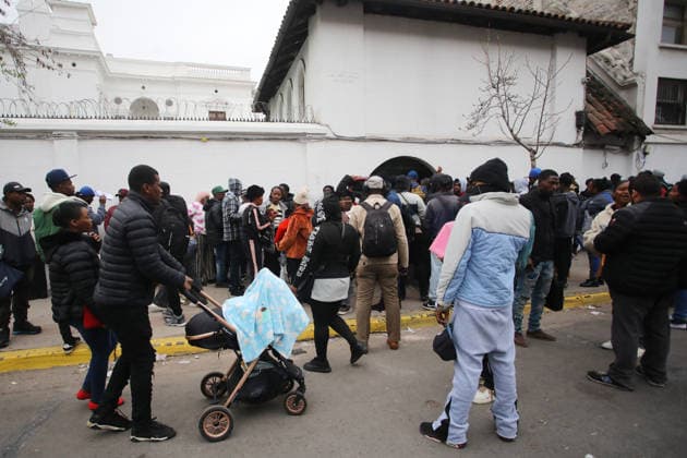 Santiago, August 24, 2026 Long lines outside the Haitian Embassy on Echaurren Street, near Claudio Gay, in the Santiago district. Jonnathan Oyarzun Aton Chile, Santiago, Chile Aton 1183501  Copyright: JONNATHANxOYARZUN ATONxCHILE