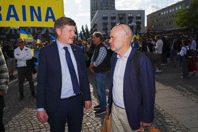 STOCKHOLM, SVERIGE 20260824 Centerpartiets ekonomiska talesman Martin Adahl (C) under Ukrainas självständighetsdag firas med en manifestation pa Medborgarplatsen samt marsch till Sergels torg i Stockholm pa mandagen. STOCKHOLM SVERIGE x10658x *** STOCKHOLM, SWEDEN 20260824 Martin Adahl C, economic spokesperson for the Center Party, during Ukraine’s Independence Day, which was celebrated with a rally at Medborgarplatsen and a march to Sergels Torg in Stockholm on Monday STOCKHOLM SWEDEN x10658x  Copyright: xMagnusxLejhall TTx UKRAINAS SJÄLVSTÄNDIGHETSDAG STOCKHOLM js8vlKuST9Y