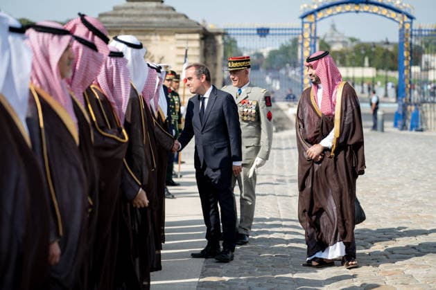 Mohammed bin Salman is Welcomed by French PM Lecornu - Paris French Prime Minister Sebastien Lecornu and Saudi Arabia s Crown Prince Mohammed bin Salman (R) shakes hand during a welcome ceremony as part of his two-day official visit to France, at the Hotel des Invalides in Paris, France on August 24, 2026. Photo by Alexis Jumeau ABACAPRESS.COM Paris France  Copyright: xJumeauxAlexis ABACAx