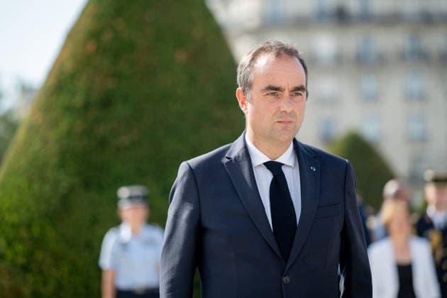 Mohammed bin Salman is Welcomed by French PM Lecornu - Paris French Prime Minister Sebastien Lecornu during a welcome ceremony as part of his two-day official visit to France, at the Hotel des Invalides in Paris, France on August 24, 2026. Photo by Alexis Jumeau ABACAPRESS.COM Paris France  Copyright: xJumeauxAlexis ABACAx