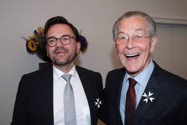 v.l. Thomas KUTSCHATY, Politiker, SPD, mit dem NRW Verdienstorden, Franz MUENTEFERING, SPD, Politiker, mit dem NRW Verdienstorden, Ministerpraesident Hendrik WUEST zeichnet Buergerinnen und Buerger aus Nordrhein-Westfalen fuer ihr aussergewoehnliches Engagement fuer die Gesellschaft mit dem Verdienstorden des Landes aus, Verleihung des Verdienstordens des Landes Nordrhein-Westfalen in Duesseldorf am 24.08.2026 *** From left: Thomas KUTSCHATY, politician, SPD, recipient of the North Rhine-Westphalia Order of Merit; Franz MUENTEFERING, SPD, politician, recipient of the Order of Merit of North Rhine-Westphalia; Minister President Hendrik WUEST honors citizens of North Rhine-Westphalia for their exceptional commitment to society with the Sta