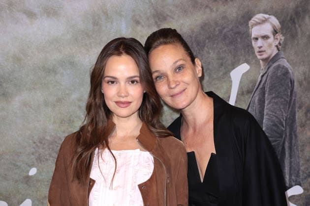 Emilia Schuele und Jeanette Hain bei der Der Heimatlose Photo Call im Rahmen der Kino Premiere am 24.08.2026 im AchtBerlin in Berlin Emilia Schuele and Jeanette Hain attend the photocall for Der Heimatlose Homeless Man during the movie premiere on August 24, 2026 at AchtBerlin in Berlin, Germany Der Heimatlose Filmpremiere Screening in Berlin *** Emilia Schuele and Jeanette Hain at the *Der Heimatlose* photocall during the movie premiere on August 24, 2026, at AchtBerlin in Berlin. Emilia Schuele and Jeanette Hain attend the photocall for *Der Heimatlose* (The Homeless Man) during the movie premiere on August 24, 2026 at AchtBerlin in Berlin, Germany *Der Heimatlose* Movie Premiere Screening in Berlin 
