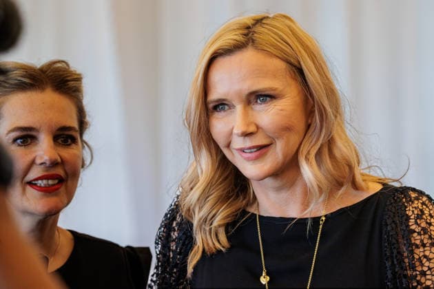24.08.2026. Düsseldorf. Veronica Ferres bei der Verleihung des Verdienstordens des Landes Nordrhein-Westfalen anlässlich des 80. Landesgeburtstages. Veronica Ferres hat als Schauspielerin den deutschen Film geprägt und Nordrhein-Westfalen als Kulturstandort international vertreten. Auch als Produzentin blieb sie ihrer Heimat verbunden. Wiederholt fanden Dreharbeiten für ihre Produktionen in Nordrhein-Westfalen statt. Seit vielen Jahren engagiert sie sich als Schirmherrin der Arche Kinderstiftung sowie des Bergischen Kinder- und Jugendhospizes Burgholz für benachteiligte und schwerkranke Kinder. Darüber hinaus setzt sie sich mit ihren Kinderbüchern für den Schutz und die Stärkung von Kindern ein. Düsseldorf Staatskanzlei Nordrhe