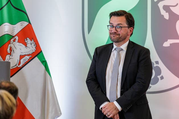 24.08.2026. Düsseldorf. Thomas Kutschaty bei der Verleihung des Verdienstordens des Landes Nordrhein-Westfalen anlässlich des 80. Landesgeburtstages. Düsseldorf Staatskanzlei Nordrhein-Westfalen Deutschland *** August 24, 2026, Düsseldorf: Thomas Kutschaty at the ceremony conferring the Order of Merit of the State of North Rhine-Westphalia on the occasion of the state’s 80th anniversary. Düsseldorf, State Chancellery of North Rhine-Westphalia, Germany