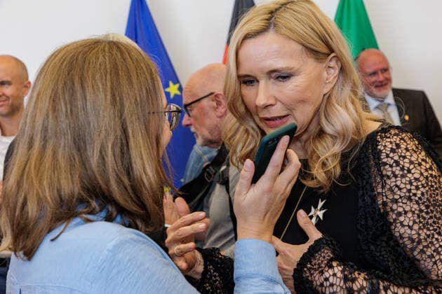 24.08.2026. Düsseldorf. Veronica Ferres bei der Verleihung des Verdienstordens des Landes Nordrhein-Westfalen anlässlich des 80. Landesgeburtstages. Düsseldorf Staatskanzlei Nordrhein-Westfalen Deutschland *** August 24, 2026, Düsseldorf: Veronica Ferres at the ceremony to award the Order of Merit of the State of North Rhine-Westphalia on the occasion of the state’s 80th anniversary. Düsseldorf, State Chancellery of North Rhine-Westphalia, Germany