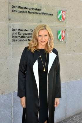 ABB NRWORDEN- Veronica Ferres Schauspielerin bei der Verleihung des Verdienstorden und der Urkunde des Landes Nordrhein-Westfalen in der Staatskanzlei am 24.AUGUST 2026 in Duesseldorf NRW Deutschland *** ABB NRWORDEN Veronica Ferres, actress, at the ceremony to award the Order of Merit and the certificate from the State of North Rhine-Westphalia at the State Chancellery on August 24, 2026, in Düsseldorf, NRW, Germany