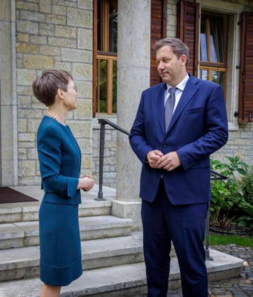 Lars Klingbeil, Bundesminister der Finanzen, aufgenommen im Rahmen seiner Teilnahme am Treffen der Finanzministerinnen und Finanzminister von Deutschland, Liechtenstein, Luxemburg, Oesterreich und der Schweiz in Liechtenstein. Hier mit Brigitte Haas, Regierungschefin und Ministerin fuer Praesidiales und Finanzen. Fotografiert im Auftrag des Bundesfinanzministeriums Schaan Liechtenstein *** Lars Klingbeil, Federal Minister of Finance, photographed during his participation in the meeting of the finance ministers of Germany, Liechtenstein, Luxembourg, Austria, and Switzerland in Liechtenstein. Pictured here with Brigitte Haas, Head of Government and Minister for Presidential Affairs and Finance. Photographed on behalf of the Federal Ministr Copyright: xThomasxKoehlerx