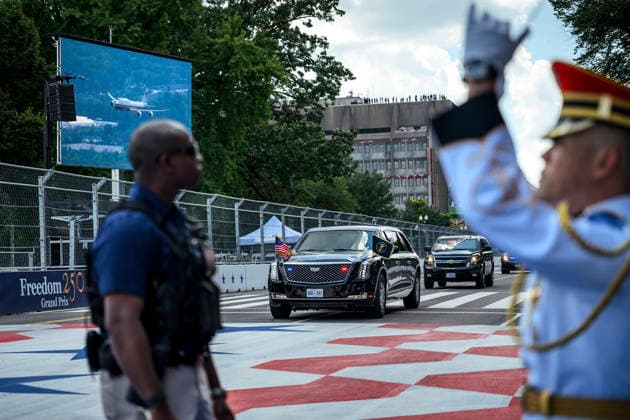 August 24, 2026, Washington, Dc, United States: U.S. President Donald Trump and First Lady Melania Trump take a ceremonial lap on the track in the presidential limousine known as Ã¢â‚¬oeThe BeastÃ¢â‚¬Â, before the start of the Freedom 250 Grand Prix Race, August 23, 2026 in Washington, D.C. Washington United States - ZUMAp138 20260824_zaa_p138_021 Copyright: xMollyxRiley WhitexHousex