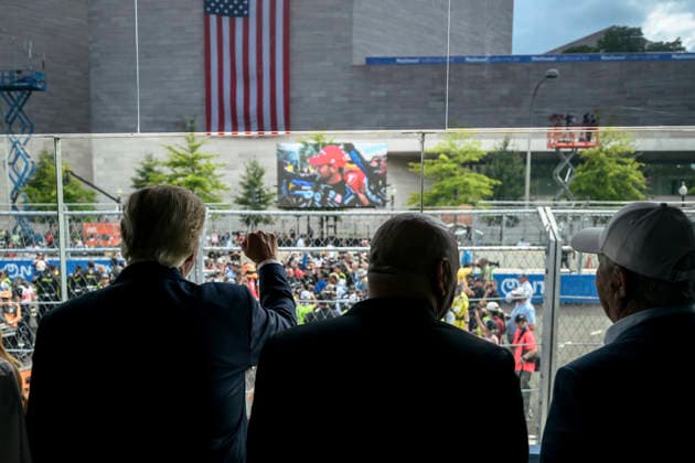 August 24, 2026, Washington, Dc, United States: President Donald J. Trump and First Lady Melania Trump watch the Freedom 250 Grand Prix Race in Washington, D.C., Sunday, August 23, 2026. Washington United States - ZUMAp138 20260824_zaa_p138_034 Copyright: xThexWhitexHouse OfficalxWhitex