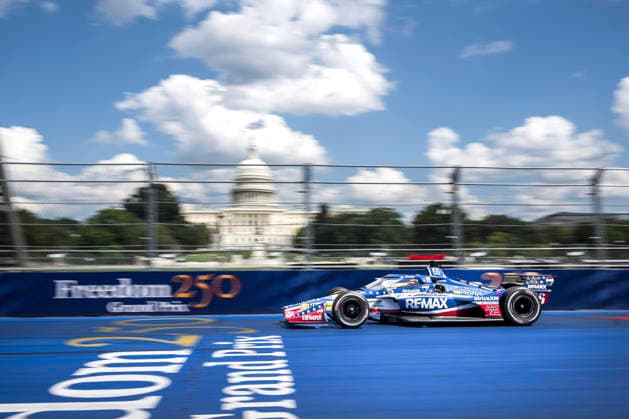 August 24, 2026, Washington, Dc, United States: An Indycar racer speeds along the National Mall past the U.S Capital Building during the Freedom 250 Grand Prix Race, August 23, 2026 in Washington, D.C. Washington United States - ZUMAp138 20260824_zaa_p138_036 Copyright: xPatrickxB.xRuddy WhitexHousex