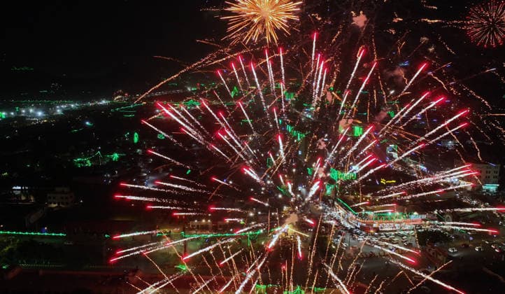 Mawlid al-Nabi in Yemen SANA A, YEMEN - AUGUST 24: Fireworks illuminate the night sky over Sana a, Yemen, during celebrations marking Mawlid an-Nabi, the birth of the Prophet Muhammad, on August 24, 2026. Across the capital, historic mosques, public squares, and city streets were illuminated with vibrant green lights as residents gathered to watch coordinated fireworks displays celebrating the religious occasion. Mohammed Hamoud Anadolu Sana a Yemen. Editorial use only. Please get in touch for any other usage.  Copyright: x2026xAnadoluxMohammedxHamoudx