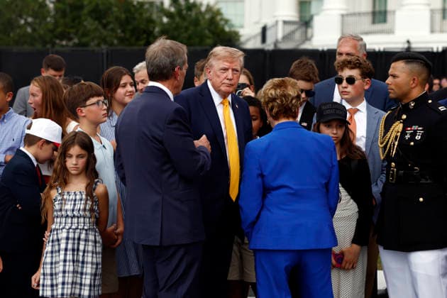 Trump Remarks at a School Choice Event at the White House United States President Donald J Trump speaks with Governor Jim Pillen (Republican of Nebraska) (C-L) and US Secretary of Education Linda McMahon (C-R) at the construction site of a helipad on the South Lawn of the White House in Washington DC, USA, 24 August 2026. President Trump invited families and children of back-to-school event which he was hosting in the Rose Garden, to view the construction. Credit: Will Oliver Pool via CNP Washington District of Columbia United States of America EDITORIAL USE ONLY Copyright: xx WH-2408-003-6513884 WillxOliverx-xPoolxviaxCNPx cnpphotos339671