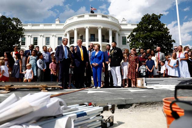 Trump Remarks at a School Choice Event at the White House United States President Donald J Trump speaks with Governor Jim Pillen (Republican of Nebraska) (C-L) and US Secretary of Education Linda McMahon (C-R) at the construction site of a helipad on the South Lawn of the White House in Washington DC, USA, 24 August 2026. President Trump invited families and children of back-to-school event which he was hosting in the Rose Garden, to view the construction. Credit: Will Oliver Pool via CNP Washington District of Columbia United States of America EDITORIAL USE ONLY Copyright: xx WH-2408-008-6513886 WillxOliverx-xPoolxviaxCNPx cnpphotos339676