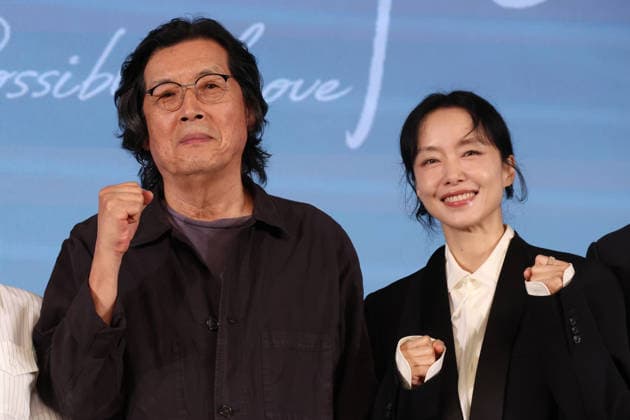 S. Korean director Lee Chang-dong and actress Jeon Do-yeon S. Korean director Lee Chang-dong and actress Jeon Do-yeon South Korean director Lee Chang-dong and actress Jeon Do-yeon pose for a photo during a publicity event for the upcoming Netflix movie Possible Love in Seoul on Aug. 25, 2026. (Yonhap) 2026-08-25 12:46:57 < 1980-2026 YONHAPNEWS AGENCY. .> ¼­¿ïÆ¯º°½Ã EDITORIAL USE ONLY  Copyright: xx PYH2026082509230034400 YonhapxNewsx yonphotos255949
