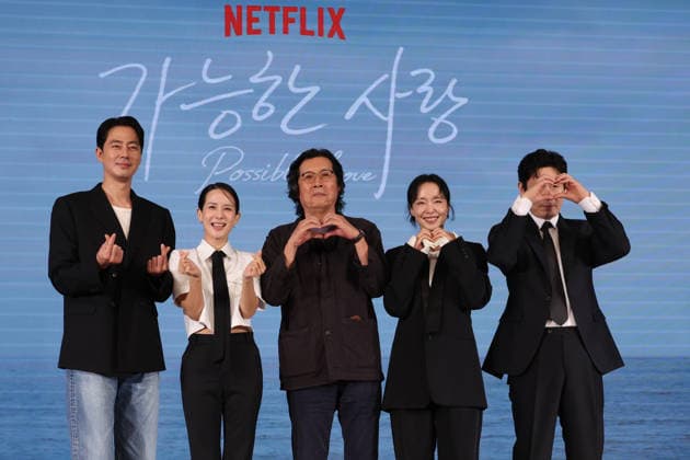 Movie Possible Love Movie Possible Love The stars of the new Netflix movie Possible Love -- Jo In-sung, Jo Yeo-jung, Jeon Do-yeon and Seol Kyung-koo (L to R) -- along with director Lee Chang-dong (C) -- pose for a photo during a publicity event in Seoul on Aug. 25, 2026. (Yonhap) 2026-08-25 12:48:19 < 1980-2026 YONHAPNEWS AGENCY. .> ¼­¿ïÆ¯º°½Ã EDITORIAL USE ONLY  Copyright: xx PYH2026082509510034400 YonhapxNewsx yonphotos255953