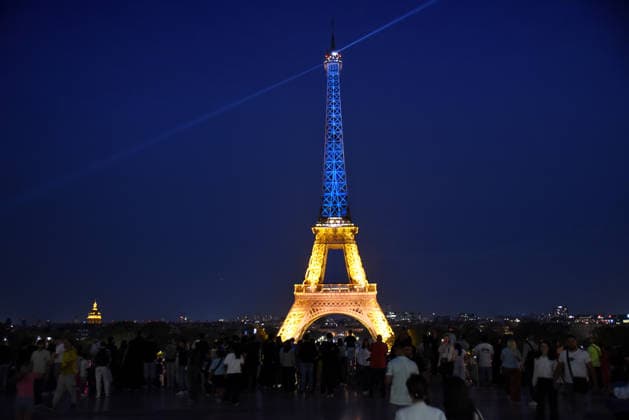 Eiffel Tower Illuminated For Ukraine Independence Day - Paris Illumination ceremony of the Eiffel Tower on the occasion of the Ukrainian national holiday, symbol of the proclamation of its independence in Paris, France on August 24, 2026. Photo by Alain Apaydin ABACAPRESS Paris France  Copyright: xApaydinxAlain ABACAx
