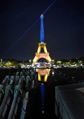 Eiffel Tower Illuminated For Ukraine Independence Day - Paris Illumination ceremony of the Eiffel Tower on the occasion of the Ukrainian national holiday, symbol of the proclamation of its independence in Paris, France on August 24, 2026. Photo by Alain Apaydin ABACAPRESS Paris France  Copyright: xApaydinxAlain ABACAx