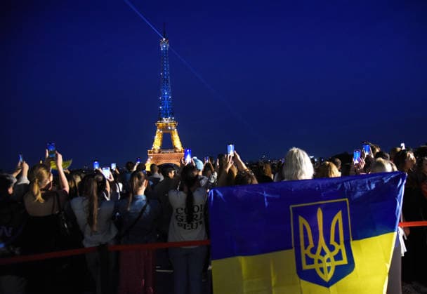 Eiffel Tower Illuminated For Ukraine Independence Day - Paris Illumination ceremony of the Eiffel Tower on the occasion of the Ukrainian national holiday, symbol of the proclamation of its independence in Paris, France on August 24, 2026. Photo by Alain Apaydin ABACAPRESS Paris France  Copyright: xApaydinxAlain ABACAx