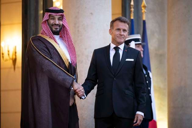 President Macron Welcomes Saudi Crown Prince Mbs For An Official Dinner - Paris French President Emmanuel Macron welcomes Saudi Crown Prince Mohammed bin Salman for an official dinner at the Elysee Palace in Paris, France, August 24, 2026. Photo by Eliot Blondet ABACAPRESS.COM Paris France France  Copyright: xBlondetxEliot ABACAx
