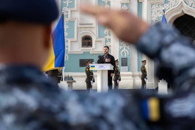 Die Ukraine feiert ihren 35. Unabhaengigkeitstag am 24.08.2026 Praesident Wolodymyr Selenskyj. Die Ukraine feiert ihren 35. Unabhaengigkeitstag am 24.08.2026 in Kiew, President Takes Part in Events on Ukraine s Independence Day Press Service Of The President Of Ukraine via SVEN SIMON Fotoagentur GmbH & Co. Pressefoto KG Seidlhofstr.10 85540 Haar GLS Bank IBAN DE75 4306 0967 4030 0251 00 BIC GENODEM1GLS www.svensimon.net Kiew Ukraine *** Ukraine celebrates its 35th Independence Day on August 24, 2026. President Volodymyr Zelenskyy. Ukraine celebrates its 35th Independence Day on August 24, 2026, in Kyiv, President Takes Part in Events on Ukraine’s Independence Day Press Service of the President of Ukraine via SVEN SIMON Foto Poolfoto SvenSimon-Press Service Of The President Of Ukraine ,EDITORIAL USE ONLY