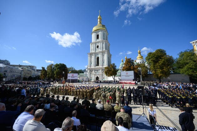 Die Ukraine feiert ihren 35. Unabhaengigkeitstag am 24.08.2026 Die Ukraine feiert ihren 35. Unabhaengigkeitstag am 24.08.2026 in Kiew, President Takes Part in Events on Ukraine s Independence Day Press Service Of The President Of Ukraine via SVEN SIMON Fotoagentur GmbH & Co. Pressefoto KG Seidlhofstr.10 85540 Haar GLS Bank IBAN DE75 4306 0967 4030 0251 00 BIC GENODEM1GLS www.svensimon.net Kiew Ukraine *** Ukraine will celebrate its 35th Independence Day on August 24, 2026. Ukraine will celebrate its 35th Independence Day on August 24, 2026, in Kyiv, President Takes Part in Events on Ukraine’s Independence Day Press Service of the President of Ukraine via SVEN SIMON Fotoagentur GmbH & Co. Pressefoto KG Seidlhofstr. 10, 85540 Poolfoto SvenSimon-Press Service Of The President Of Ukraine ,EDITORIAL USE ONLY