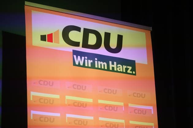 LOGO CDU im HARZ bei einer Wahlkampfveranstaltung im HKK Hotel. Wernigerode, 24.08.2026 *** CDU logo in the Harz region at an election campaign event at the HKK Hotel in Wernigerode, August 24, 2026 Copyright: xAgenturxMatthiasxWehnertx xM.xGränzdörferx