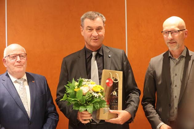 Uwe-Friedrich Albrecht (CDU, l-r), Stadtratspräsident Wernigerode, Markus Söder (CSU), Ministerpräsident von Bayern, und Rüdiger Dorff, stellvertretender Bürgermeister Wernigerode, bei einer Wahlkampfveranstaltung im HKK Hotel. Wernigerode, 24.08.2026 *** Uwe Friedrich Albrecht (CDU), left to right, President of the Wernigerode City Council; Markus Söder (CSU), Minister-President of Bavaria; and Rüdiger Dorff, Deputy Mayor of Wernigerode, at a campaign event at the HKK Hotel Wernigerode on August 24, 2026 Copyright: xAgenturxMatthiasxWehnertx xM.xGränzdörferx