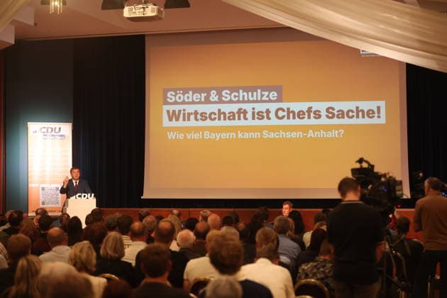 Sachsen-Anhalts Ministerpräsident Sven Schulze und Bayerns Ministerpräsident Markus Söder bei einer Wahlkampfveranstaltung im HKK Hotel. Wernigerode, 24.08.2026 *** Saxony-Anhalt s Minister President Sven Schulze and Bavaria s Minister President Markus Söder at a campaign event at the HKK Hotel in Wernigerode, August 24, 2026 Copyright: xAgenturxMatthiasxWehnertx xM.xGränzdörferx