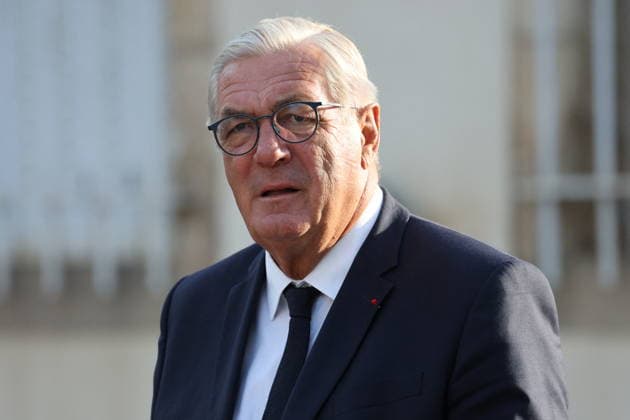 Franccis Patriat Funeral - Semur-en-Auxois Francois Sauvadet during the funeral of French senator and former minister François Patriat at the Collégiale Notre-Dame in his birth town of Semur-en-Auxois, Côte-d’Or, France on August 25, 2026. Patriat, former Socialist ,was the group leader of Macron s party in the Senate. He died at 83 following a serious cycling accident. Photo by Raphael Lafargue ABACAPRESS.COM Semur-en-Auxois France  Copyright: xLafarguexRaphael ABACAx