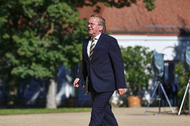 Neuhardenberg, Brandenburg, Deutschland, 25.08.2026: Schloss Neuhardenberg: Kabinettsklausur: Bundesminister der Verteidigung Boris Pistorius (SPD) bei der Ankunft *** Neuhardenberg, Brandenburg, Germany, August 25, 2026 Neuhardenberg Castle Cabinet meeting Federal Minister of Defense Boris Pistorius (SPD) upon arrival Copyright: xdtsxNachrichtenagenturx dts_130891