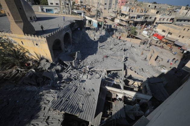 Palestinians Inspect Destruction at Historic Abu Salim Mosque in Deir el-Balah Palestinians inspect the destruction at the historic Abu Salim Mosque in Deir el-Balah, in the central Gaza Strip, on August 25, 2026, after it was targeted in an Israeli strike the previous evening. Local sources said the mosque was completely destroyed and several people were wounded in the strike. Photo by Hassan al-Jedi apaimages Nusairat Gaza Strip Palestinian Territory 250826_Deir_al-Balah_HJ_00(35).jpeg Copyright: xapaimagesxHassanxal-Jedixx xapaimagesx
