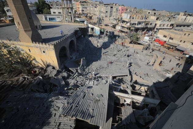 Palestinians Inspect Destruction at Historic Abu Salim Mosque in Deir el-Balah Palestinians inspect the destruction at the historic Abu Salim Mosque in Deir el-Balah, in the central Gaza Strip, on August 25, 2026, after it was targeted in an Israeli strike the previous evening. Local sources said the mosque was completely destroyed and several people were wounded in the strike. Photo by Hassan al-Jedi apaimages Nusairat Gaza Strip Palestinian Territory 250826_Deir_al-Balah_HJ_00(33).jpeg Copyright: xapaimagesxHassanxal-Jedixx xapaimagesx