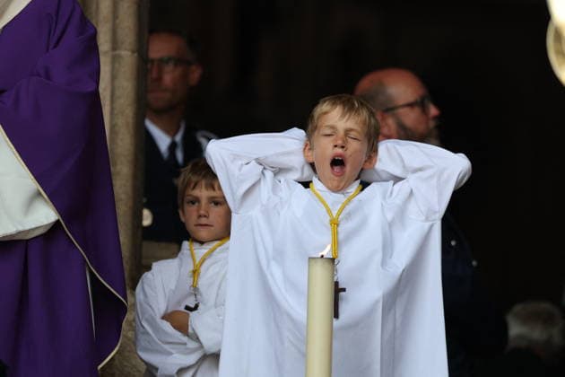 Franccis Patriat Funeral - Semur-en-Auxois Atmosphere during the funeral of French senator and former minister François Patriat at the Collégiale Notre-Dame in his birth town of Semur-en-Auxois, Côte-d’Or, France on August 25, 2026. Patriat, former Socialist ,was the group leader of Macron s party in the Senate. He died at 83 following a serious cycling accident. Photo by Raphael Lafargue ABACAPRESS.COM Semur-en-Auxois France  Copyright: xLafarguexRaphael ABACAx