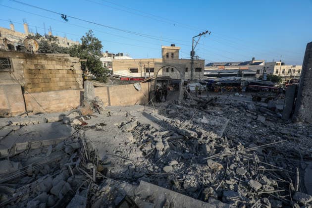 Abu Salim Mosque severely damaged in Israeli airstrike in Deir al-Balah DEIR AL-BALAH, GAZA, PALESTINE - AUGUST 25: General view of the severe destruction at the Abu Salim Mosque and surrounding neighborhood following an Israeli airstrike carried out despite the ceasefire in Deir al-Balah, in the central Gaza Strip, Palestine on August 25, 2026. The strike caused widespread collapse, reduced parts of the religious building to rubble, and damaged nearby residential structures and streets across the area. Moiz Salhi Anadolu Deir al-Balah Gaza. Editorial use only. Please get in touch for any other usage.  Copyright: x2026xAnadoluxMoizxSalhix