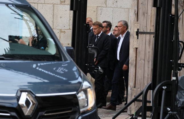 Franccis Patriat Funeral - Semur-en-Auxois President Emmanuel Macron during the funeral of French senator and former minister François Patriat at the Collégiale Notre-Dame in his birth town of Semur-en-Auxois, Côte-d’Or, France on August 25, 2026. Patriat, former Socialist ,was the group leader of Macron s party in the Senate. He died at 83 following a serious cycling accident. Photo by Raphael Lafargue ABACAPRESS.COM Semur-en-Auxois France  Copyright: xLafarguexRaphael ABACAx