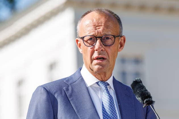 Kabinettsklausur im Schloss Neuhardenberg Bundeskanzler Friedrich Merz (CDU) bei einer Kabinettsklausur am 25.08.26 im Schloss Neuhardenberg in Brandenburg. Brandenburg Deutschland Schloss Neuhardenberg *** Cabinet Retreat at Neuhardenberg Castle: Federal Chancellor Friedrich Merz (CDU) at a cabinet retreat on August 25, 2026, at Neuhardenberg Castle in Brandenburg, Germany. Neuhardenberg Castle