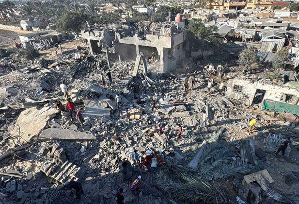 Palestinians Inspect Damage After Israeli Strike in Deir el-Balah Palestinians inspect destruction caused by an Israeli strike that hit residents’ homes, displacement tents and a food aid warehouse in Deir el-Balah, in the central Gaza Strip, on August 25, 2026. The strike took place the previous evening after an Israeli warning ordering residents to evacuate the area. Photo by Ahmed Ibrahim apaimages Deir al-Balah Gaza Palestinian Territory 250826_Deir_al-Balah_AI_00(34) Copyright: xapaimagesxAhmedxIbrahimx xapaimagesx