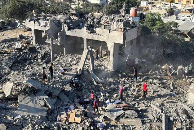 Palestinians Inspect Damage After Israeli Strike in Deir el-Balah Palestinians inspect destruction caused by an Israeli strike that hit residents’ homes, displacement tents and a food aid warehouse in Deir el-Balah, in the central Gaza Strip, on August 25, 2026. The strike took place the previous evening after an Israeli warning ordering residents to evacuate the area. Photo by Ahmed Ibrahim apaimages Deir al-Balah Gaza Palestinian Territory 250826_Deir_al-Balah_AI_00(36) Copyright: xapaimagesxAhmedxIbrahimx xapaimagesx