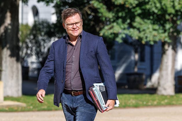Kabinettsklausur Carsten Schneider (SPD), Minister fuer Umwelt, Klimaschutz, Naturschutz und nukleare Sicherheit, bei einer Kabinettsklausur am 25.08.26 in der Schloss Neuhardenberg in Brandenburg. Brandenburg Deutschland Schloss Neuhardenberg *** Cabinet Retreat: Carsten Schneider (SPD), Minister for the Environment, Climate Protection, Nature Conservation, and Nuclear Safety, at a cabinet retreat on August 25, 2026, at Neuhardenberg Castle in Brandenburg, Germany; Neuhardenberg Castle