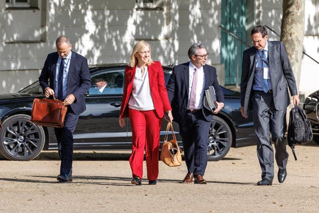 Kabinettsklausur Carsten Linnemann (CDU), Bundesgesundheitsminister bei einer Kabinettsklausur am 25.08.26 in der Schloss Neuhardenberg in Brandenburg. Brandenburg Deutschland Schloss Neuhardenberg *** Cabinet Retreat: Carsten Linnemann (CDU), Federal Minister of Health, at a cabinet retreat on August 25, 2026, at Neuhardenberg Castle in Brandenburg, Germany; Neuhardenberg Castle