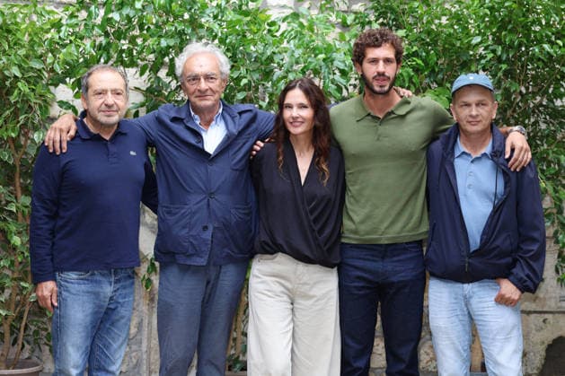 Angouleme Film Festival - Le Rouge et le Noir Photocall Patrick Timsit, Georges-Marc Benamou, Virginie Ledoyen, Victor Belmondo and Guest attends the Le Rouge et le Noir Photocall as part of the 19th Angouleme Film Festival in Angouleme, August 25, 2026, France. Photo by Jerome Domine ABACAPRESS.COM Angouleme France  Copyright: xDominexJerome ABACAx