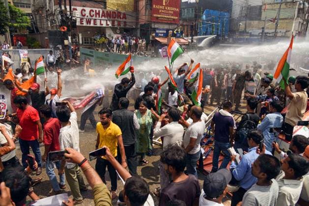 Protest Erupts in Bihar s Patna Patna, Aug 25 (ANI): Security personnel use water cannons to disperse members of the All Bihar Students Association as they take out a ˜Lok Bhavan March, demanding the cancellation of the 70th BPSC examination, while condemning the alleged irregularities in the competitive examination, in Patna on Tuesday. Patna Bihar India Copyright: xANIx ANI_20260825134