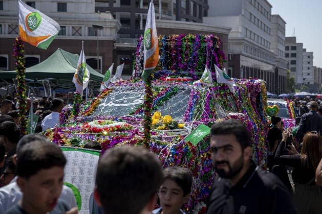 Iraqis gather in Erbil to mark Mawlid al-Nabi ERBIL, IRAQ - AUGUST 25: People gather in decorated streets and shop at the historic Qaysari Bazaar near the Erbil Citadel during Mawlid al-Nabi celebrations in Erbil, Iraq, on August 25, 2026. Marking the birth anniversary of Prophet Muhammad, streets and public squares across the city were adorned with lights and banners as residents and visitors visited local markets to shop and buy traditional sweets. Ahsan Mohammed Ahmed Ahmed Anadolu Erbil Iraq. Editorial use only. Please get in touch for any other usage.  Copyright: x2026xAnadoluxAhsanxMohammedxAhmedxAhmedx