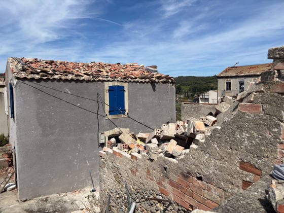 Illustration of the village of Pomas, partially destroyed after the tornado struck the Aude department (11). The tornado struck Pomas on Monday around 5:20 p.m. Many roofs were torn off and houses were blown away. Météo France had placed several departments in the Southwest, including the Aude, under an orange alert for thunderstorms, citing the risk of locally severe weather. Thirty-nine people were injured in Pomas, Aude, France, on August 25, 2026 Valérian Wagner Bestimage Image showing the village of Pomas, partially destroyed after a tornado struck the Aude department 11 The tornado hit Pomas on Monday around 5:20 p.m. Numerous roofs were torn off, and houses were blown apart. Météo France had placed several southwestern departments—i  Copyright: xValÃ rianxWagner BestimagexValÃ rianxWagner Bestimagex