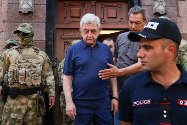 ARMENIA, YEREVAN - AUGUST 25, 2026: Former Armenian President Serzh Sargsyan (2008-2018) is seen outside the building of the Armenian Anti-Corruption Committee. The Armenian Anti-Corruption Committee accuses former Armenian President Robert Kocharyan (1998-2008) of using his official position to acquire property at a price below its market value Yerevan Armenia  - ZUMAt113 20260825_zaa_t113_142 Copyright: xAlexanderxPatrinx