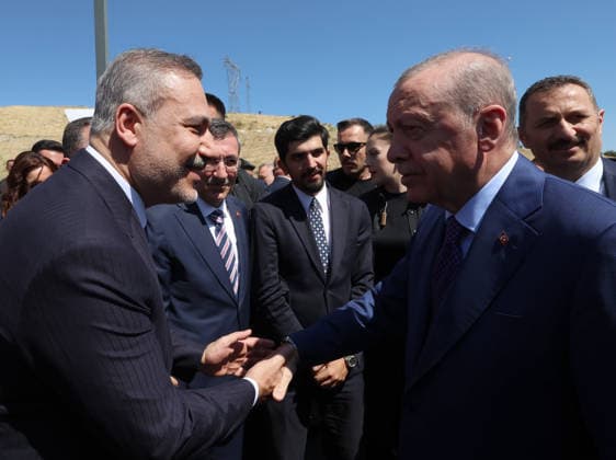 Turkish President Recep Tayyip Erdogan MUS, TURKIYE - AUGUST 25: (----EDITORIAL USE ONLY - MANDATORY CREDIT - TURKISH PRESIDENCY MURAT CETINMUHURDAR HANDOUT - NO MARKETING NO ADVERTISING CAMPAIGNS - DISTRIBUTED AS A SERVICE TO CLIENTS----) Turkish President Recep Tayyip Erdogan shakes hand with Turkish Foreign Minister Hakan Fidan (L) upon his arrival at Mus Sultan Alparslan Airport to attend the 955th anniversary commemoration events of the Victory of Manzikert (Malazgirt) held in Bitlis on August 25, 2026 in Mus, Turkiye. Turkish Presidency Murat Cetinmuhurdar Handout Anadolu Mus Turkey. Editorial use only. Please get in touch for any other usage.  Copyright: x2026xAnadoluxTurkishxPresidency MuratxCetinmuhurdar Handoutx