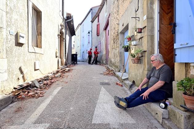 The day after the tornado that struck the village of Pomas PHOTOPQR LA DEPECHE DU MIDI LAURENT DARD POMAS 08 25 2026 DDM LAURENT DARD POMAS SMALL VILLAGE IN THE AUDE DEPARTMENT DEVASTATED BY A TORNADE ON AUGUST 24, 2026, LATE IN THE DAY. THIS MORNING, RESIDENTS ARE AT WORK CLEARING DEBRIS The day after a tornado of rare intensity devastated the village of Pomas in southern France on August 25, 2026 Local Caption POMAS, AUDE, France  Copyright: xPHOTOPQR LAxDEPECHExDUxMIDI MAXPxLAURENTxDARDx 20260825DDM0091 20260825DDM0091