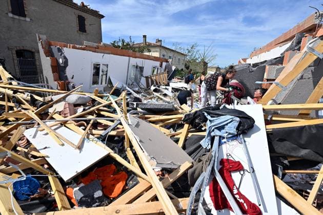 The day after the tornado that struck the village of Pomas PHOTOPQR LA DEPECHE DU MIDI LAURENT DARD POMAS 08 25 2026 DDM LAURENT DARD POMAS SMALL VILLAGE IN THE AUDE DEVASTATED BY A TORNADE ON AUGUST 24, 2026, LATE IN THE DAY. THIS MORNING, RESIDENTS ARE AT WORK CLEARING THE DEBRIS. The day after a tornado of rare intensity devastated the village of Pomas in southern France on August 25, 2026 Local Caption POMAS, AUDE, France  Copyright: xPHOTOPQR LAxDEPECHExDUxMIDI MAXPxLAURENTxDARDx 20260825DDM0054 20260825DDM0054