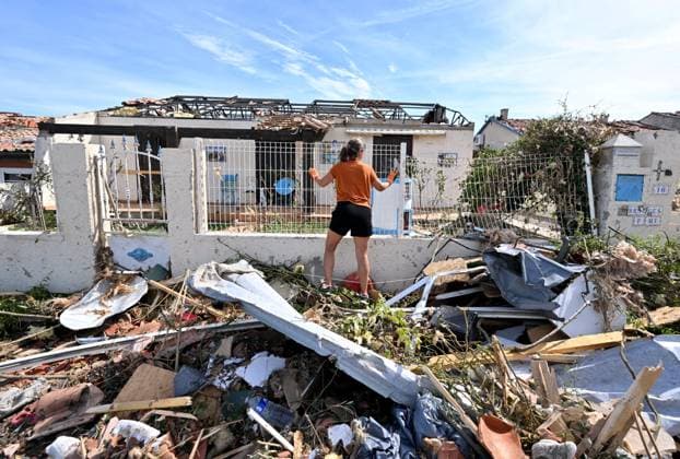 The day after the tornado that struck the village of Pomas PHOTOPQR LA DEPECHE DU MIDI LAURENT DARD POMAS 08 25 2026 DDM LAURENT DARD POMAS SMALL VILLAGE IN THE AUDE DEVASTATED BY A TORNADE ON AUGUST 24, 2026, LATE IN THE DAY. THIS MORNING, RESIDENTS ARE AT WORK CLEARING THE DEBRIS. The day after a tornado of rare intensity devastated the village of Pomas in southern France on August 25, 2026 Local Caption POMAS, AUDE, France  Copyright: xPHOTOPQR LAxDEPECHExDUxMIDI MAXPxLAURENTxDARDx 20260825DDM0064 20260825DDM0064