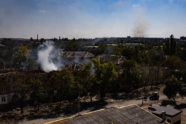 Aftermath of Russian attack on Ukraine s Kramatorsk KRAMATORSK, UKRAINE - AUGUST 25: Plumes of smoke rise from fires in residential buildings following a Russian airstrike in Kramatorsk, Ukraine, on August 25, 2026. Francisco Richart Anadolu Kramatorsk Ukraine. Editorial use only. Please get in touch for any other usage.  Copyright: x2026xAnadoluxFranciscoxRichartx